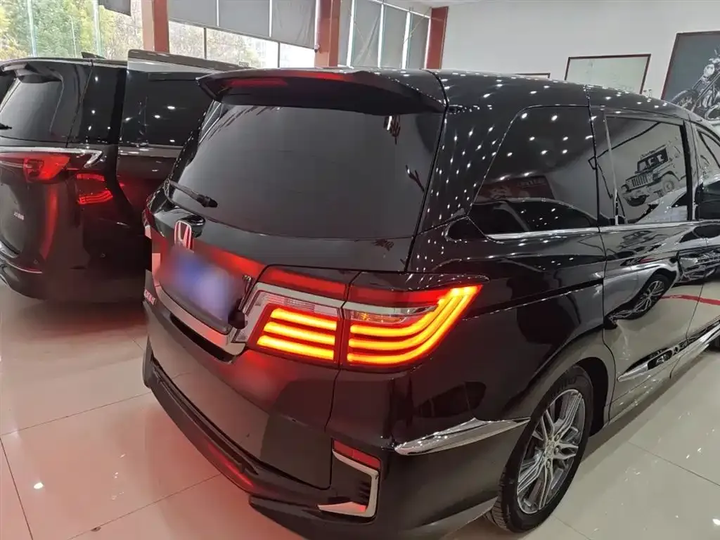 Honda Elysion 2021 из CN, фото 6