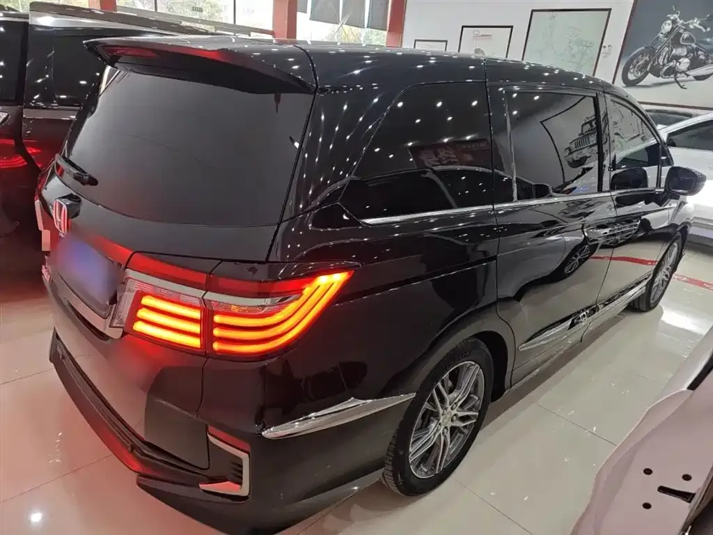 Honda Elysion 2021 из CN, фото 7