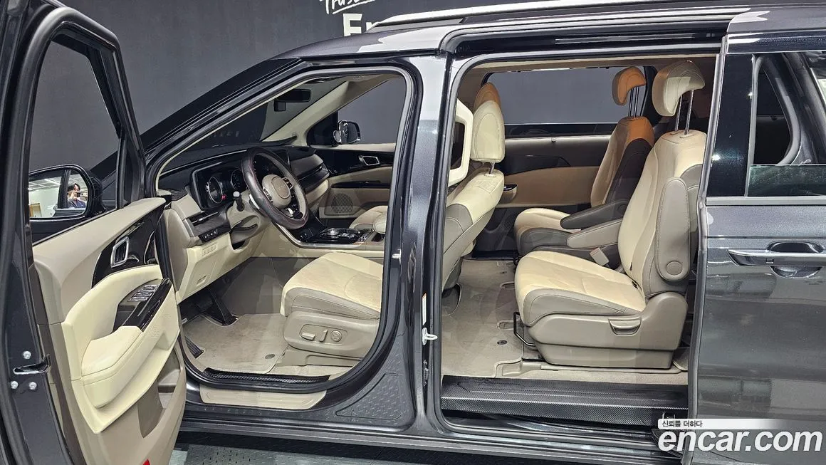 Kia Carnival — фото 10