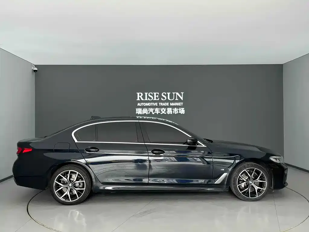 BMW 5 Series — фото 2