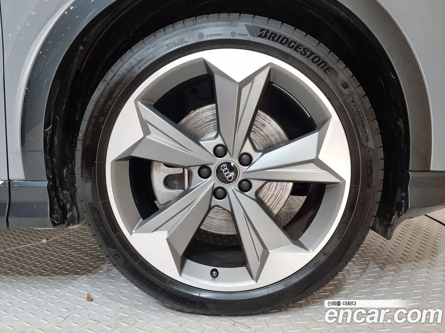 Audi Q4 e-tron 2025 из KR, фото 5