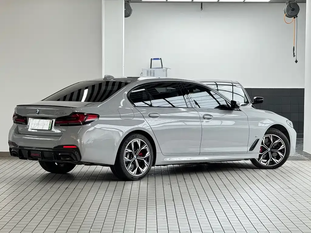 BMW 5 Series New Energy — фото 5