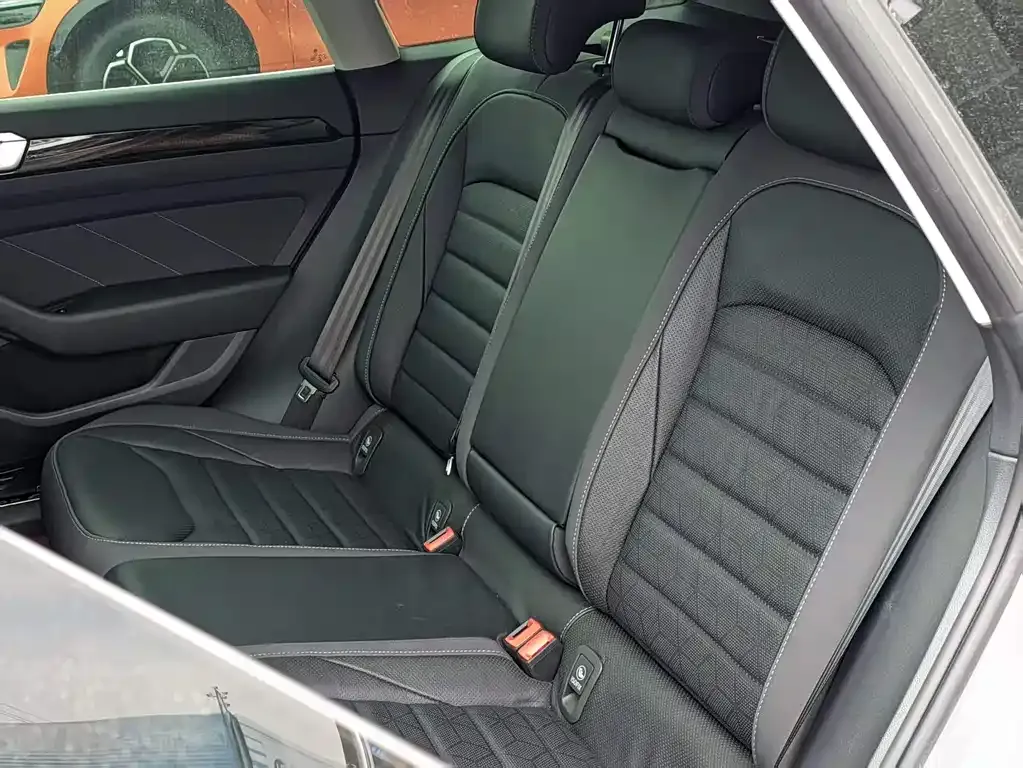 Volkswagen CC 2022 из CN, фото 8