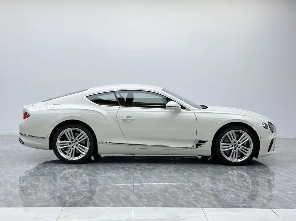 Bentley Continental 2023 из CN, фото 6