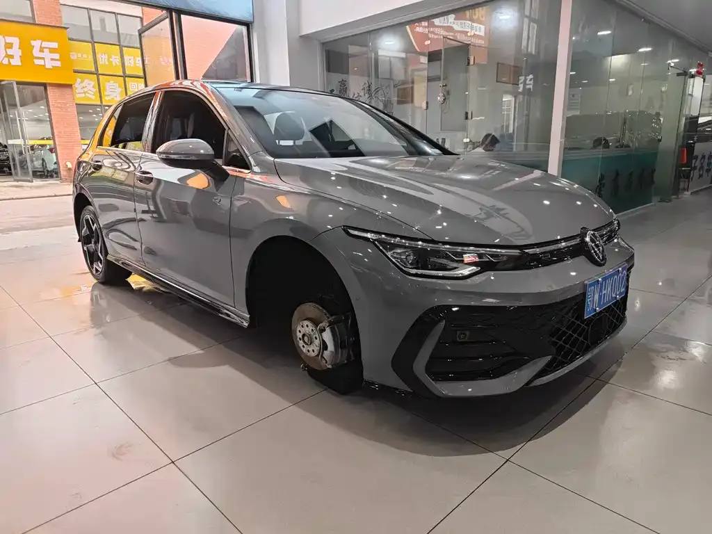 Volkswagen Golf 2025 из CN, фото 3