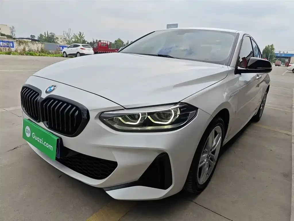 BMW 1 Series 2021 из CN, фото 1