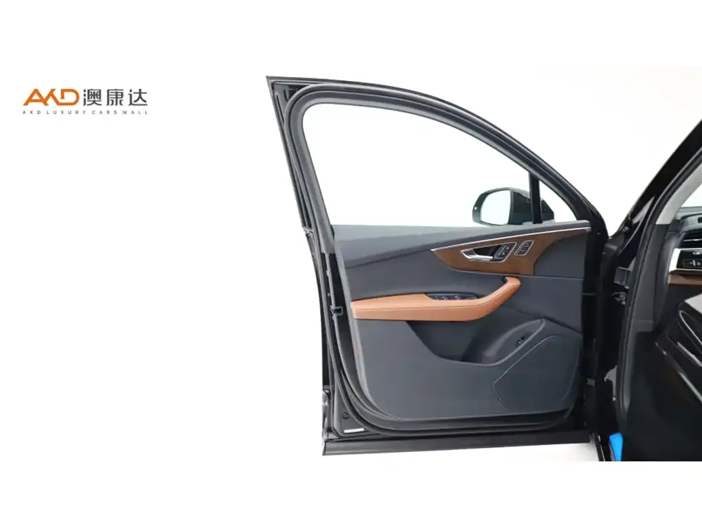 Audi Q7 2025 из CN, фото 10