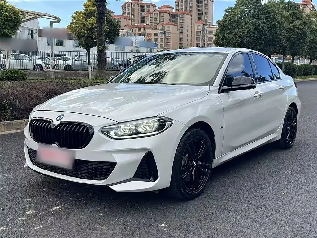 BMW 1 Series 2021 из CN, фото 1