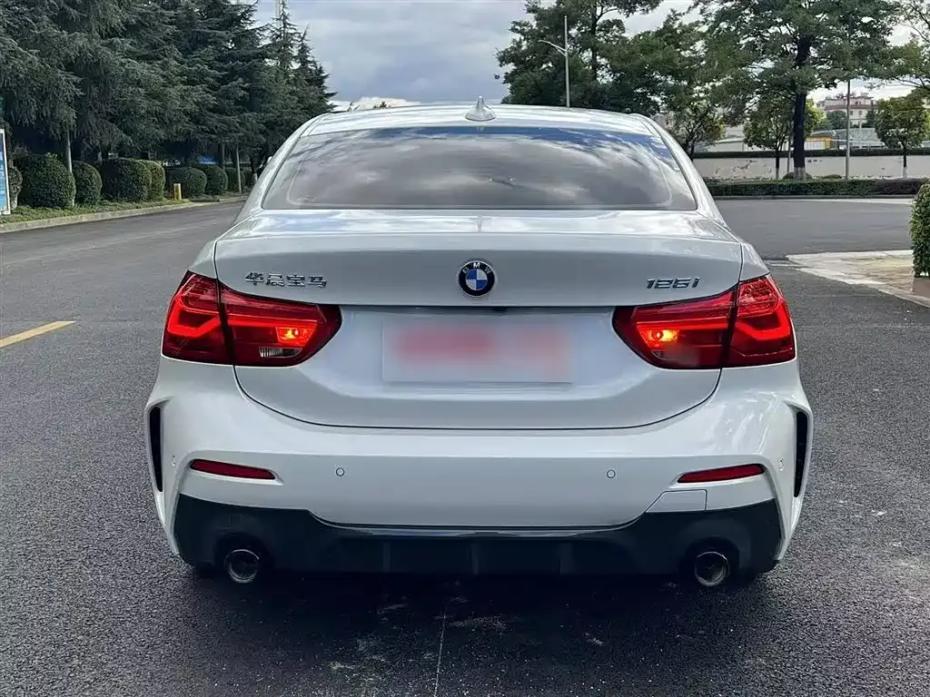 BMW 1 Series 2021 из CN, фото 3