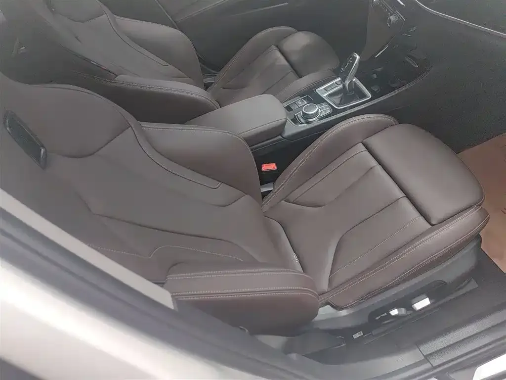 BMW 1 Series 2021 из CN, фото 9