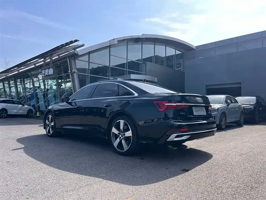 Audi A6L — фото 5