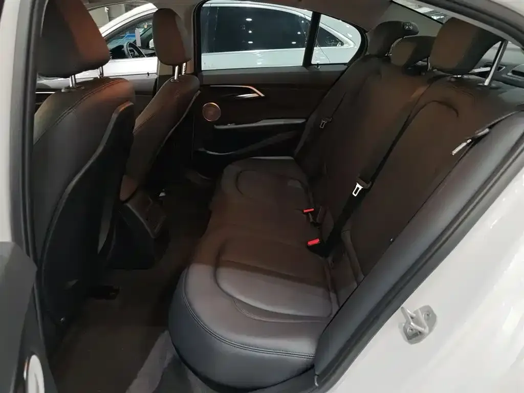 BMW 1 Series 2021 из CN, фото 8
