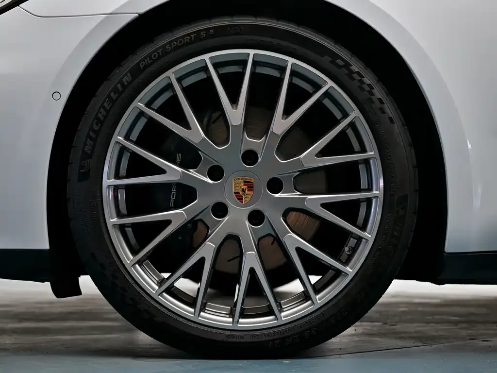Porsche Panamera — фото 10