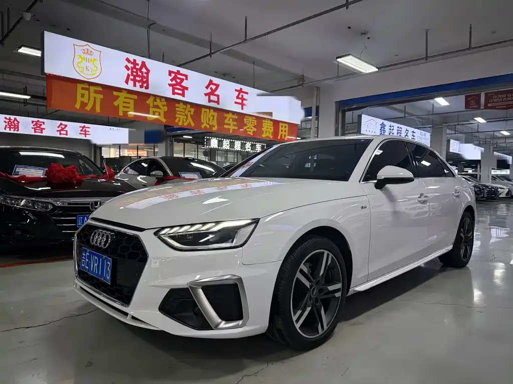 Audi A4L 2023 из CN, фото 1