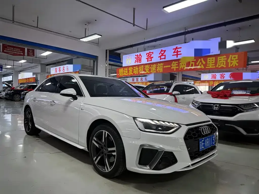 Audi A4L 2023 из CN, фото 3