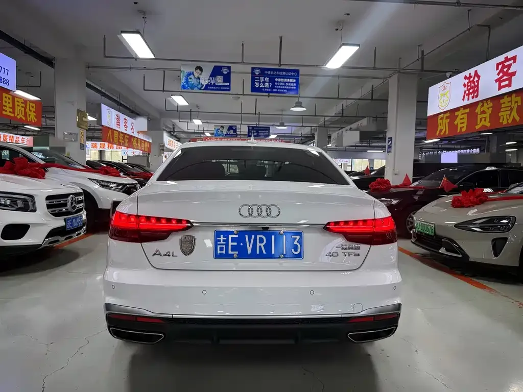 Audi A4L 2023 из CN, фото 5
