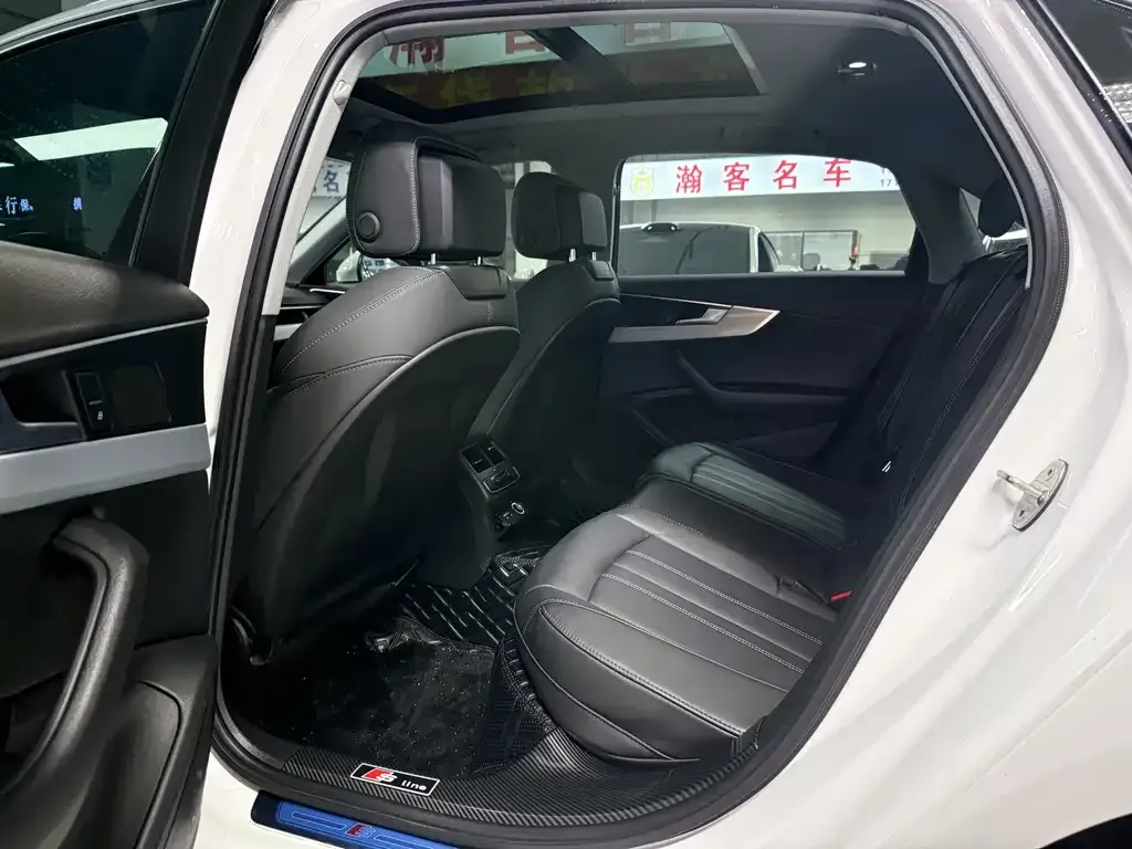 Audi A4L 2023 из CN, фото 9