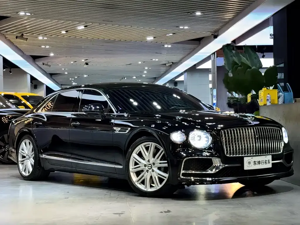 Bentley Flying Spur — фото 3