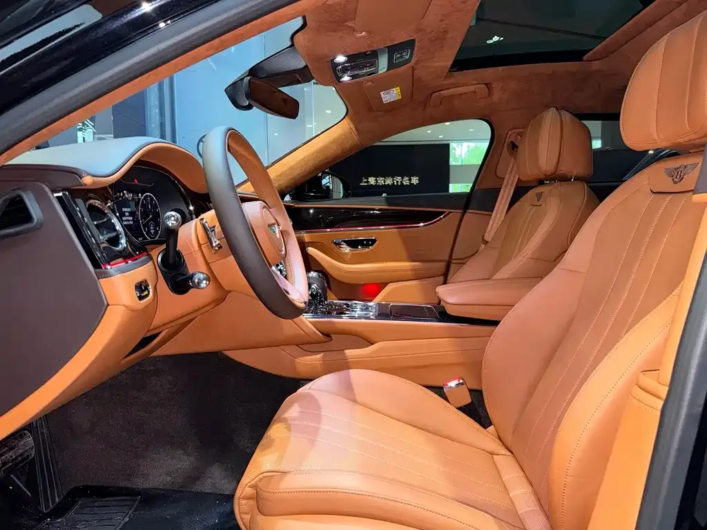 Bentley Flying Spur — фото 6