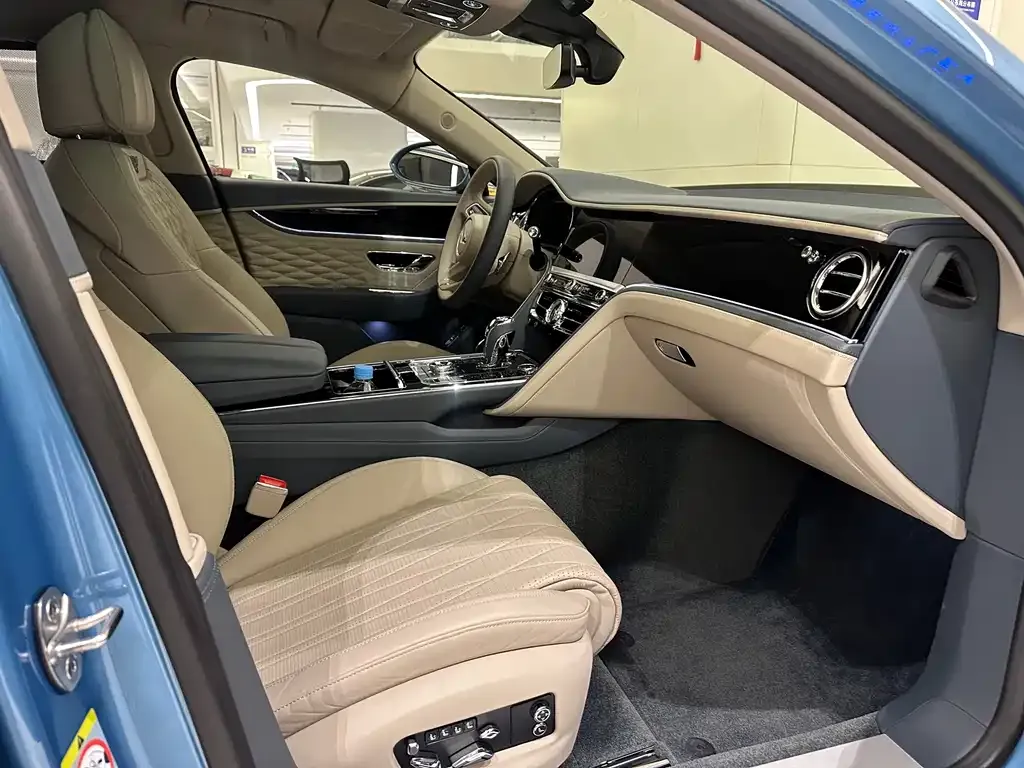 Bentley Flying Spur 2022 из CN, фото 7