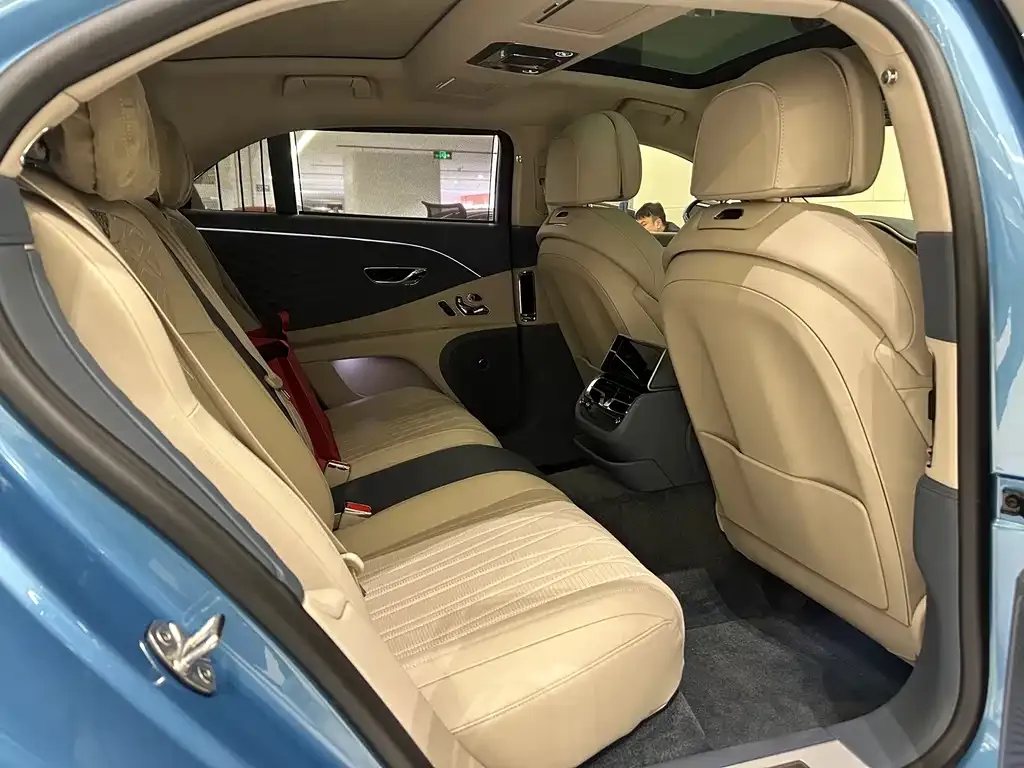 Bentley Flying Spur 2022 из CN, фото 8