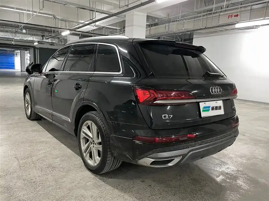 Audi Q7 2024 из CN, фото 6