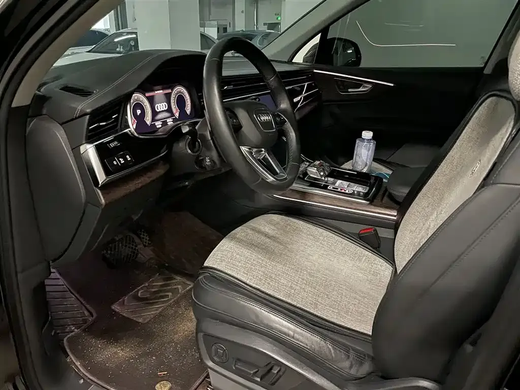 Audi Q7 2024 из CN, фото 7