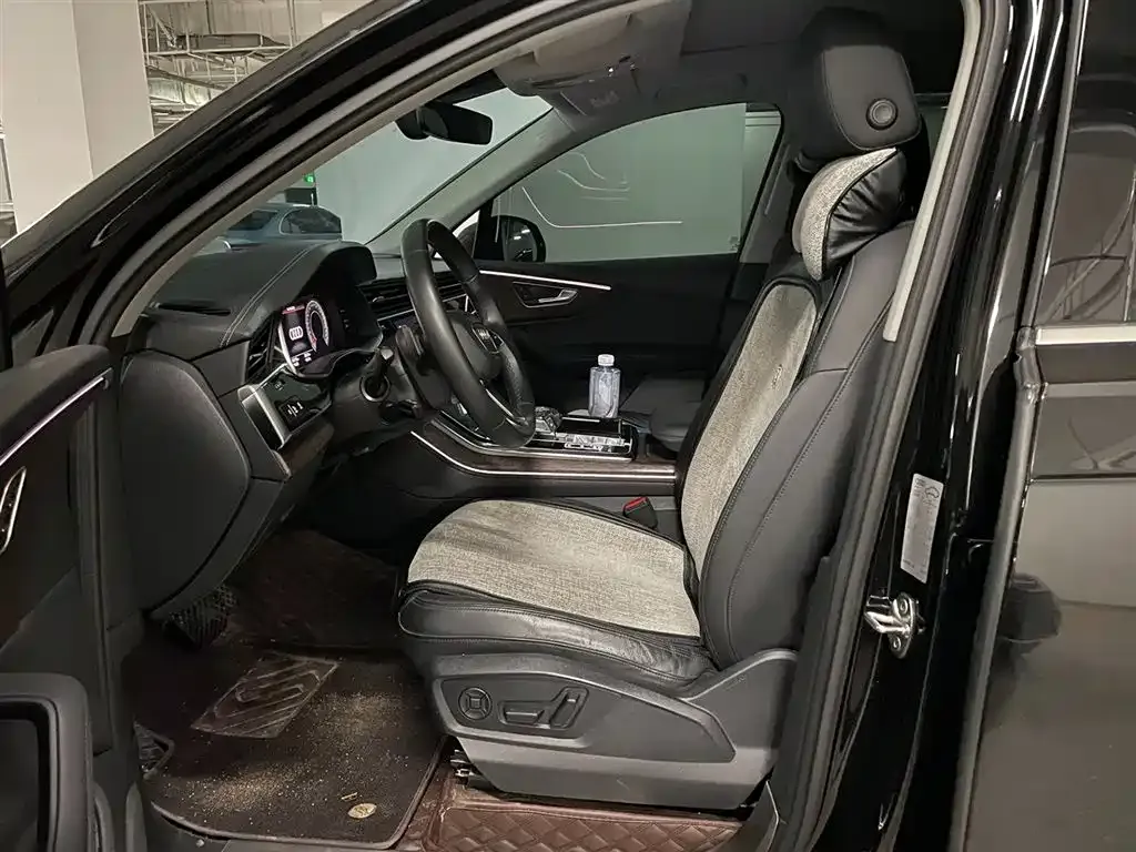 Audi Q7 2024 из CN, фото 8
