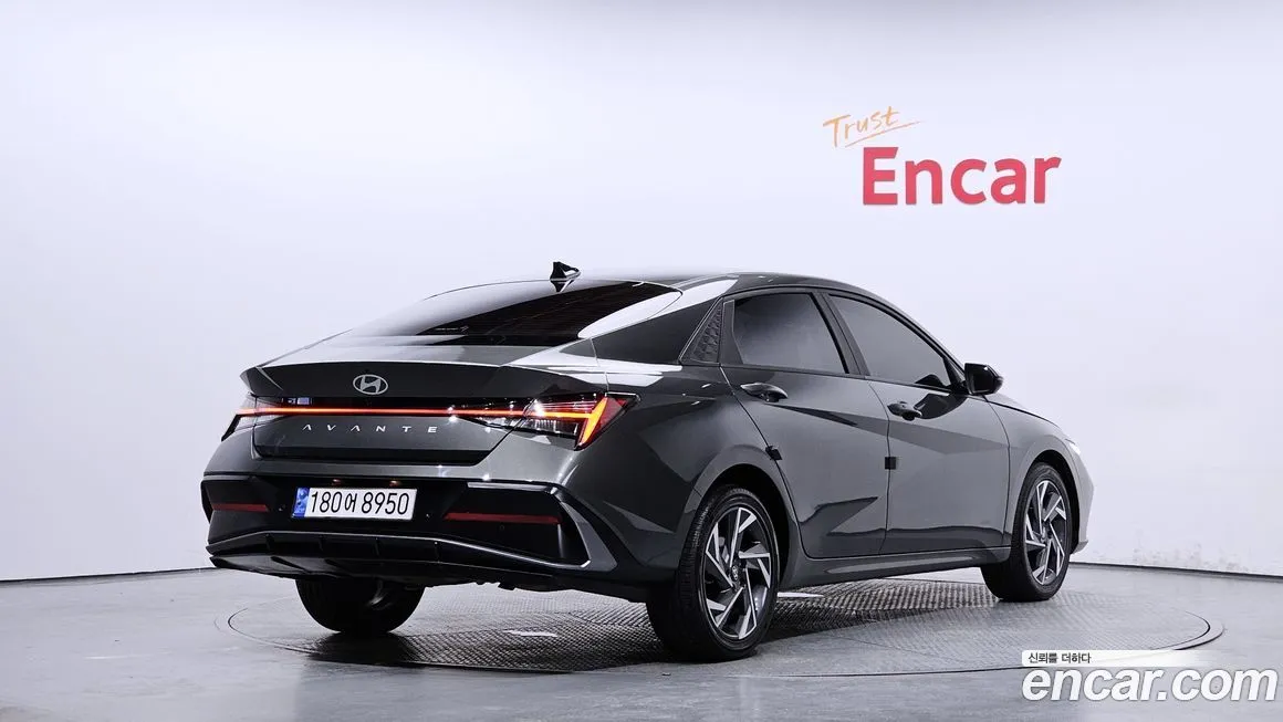 Hyundai AVANTE 2024 из KR, фото 2