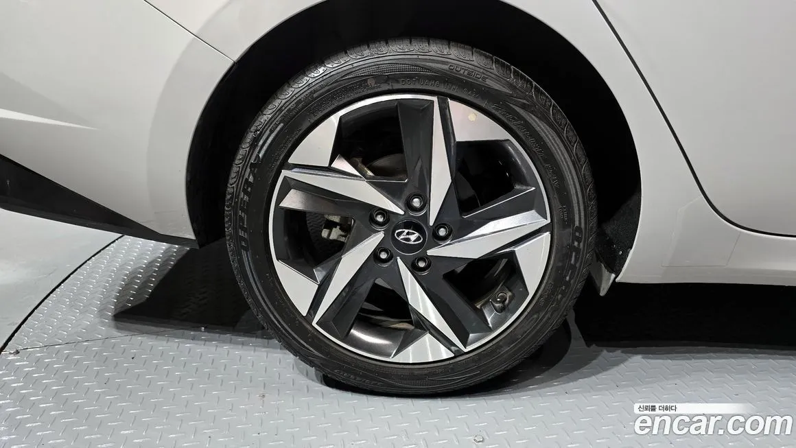 Hyundai AVANTE — фото 5