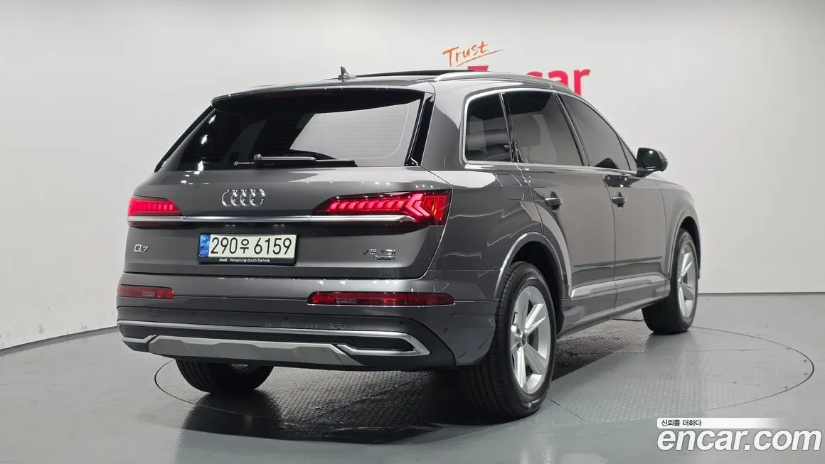 Audi Q7 2021 из KR, фото 2