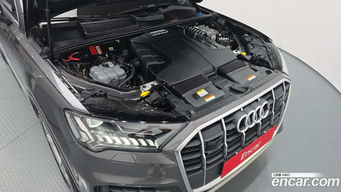 Audi Q7 2021 из KR, фото 6