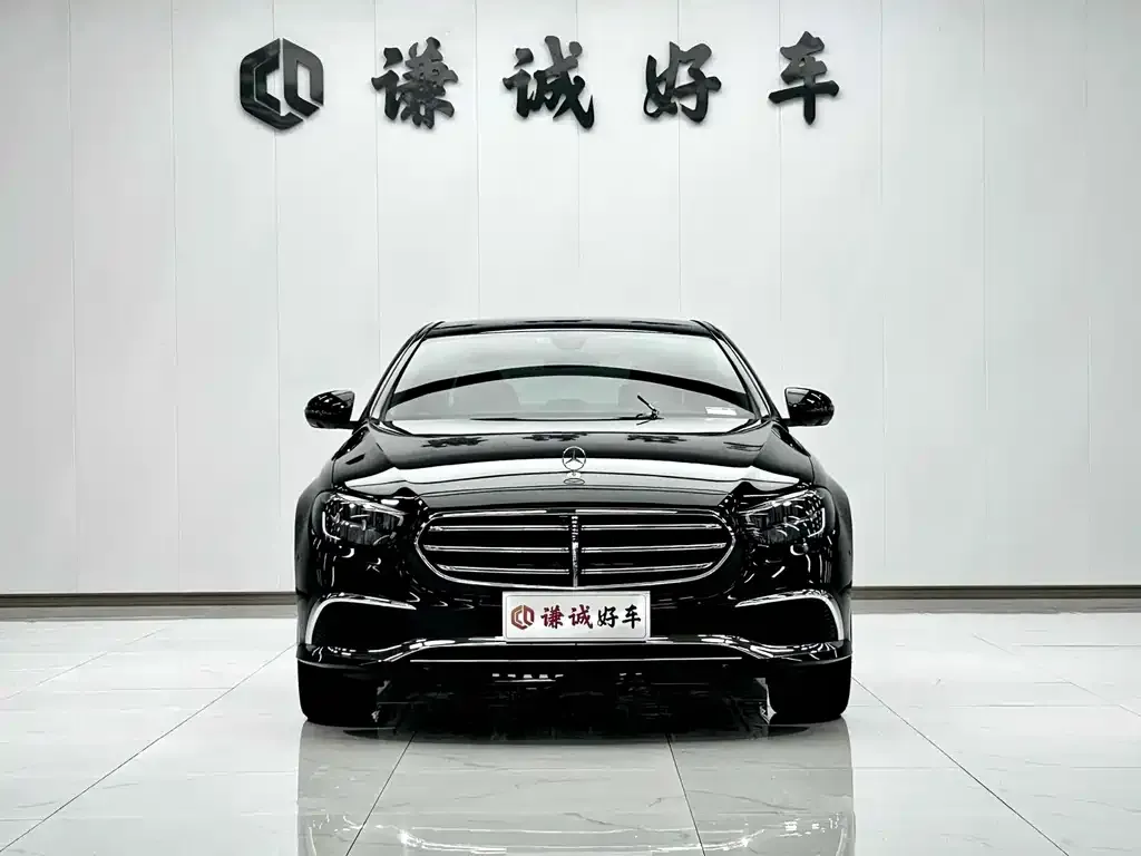 Mercedes-Benz E-Class — фото 2