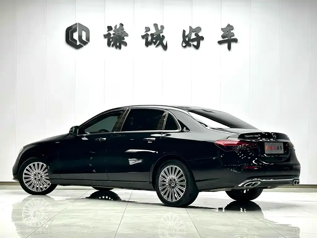 Mercedes-Benz E-Class — фото 6