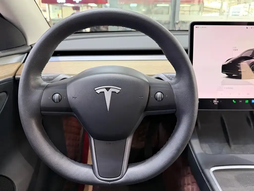 Tesla Model Y — фото 5