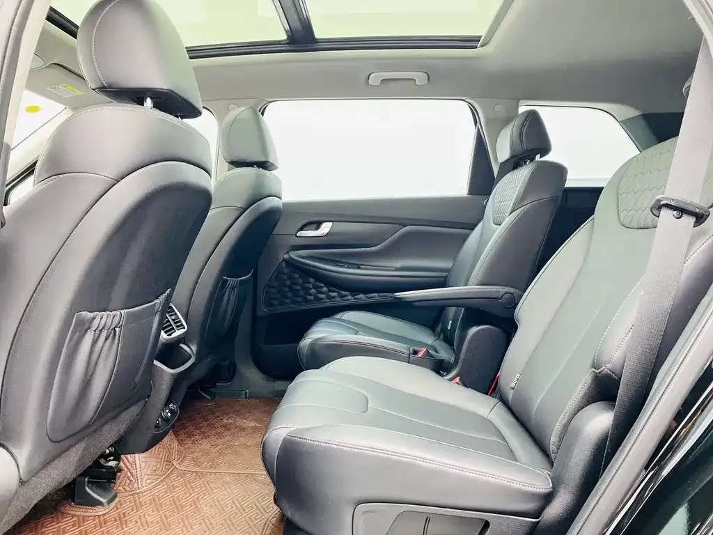 Hyundai Santa Fe — фото 10