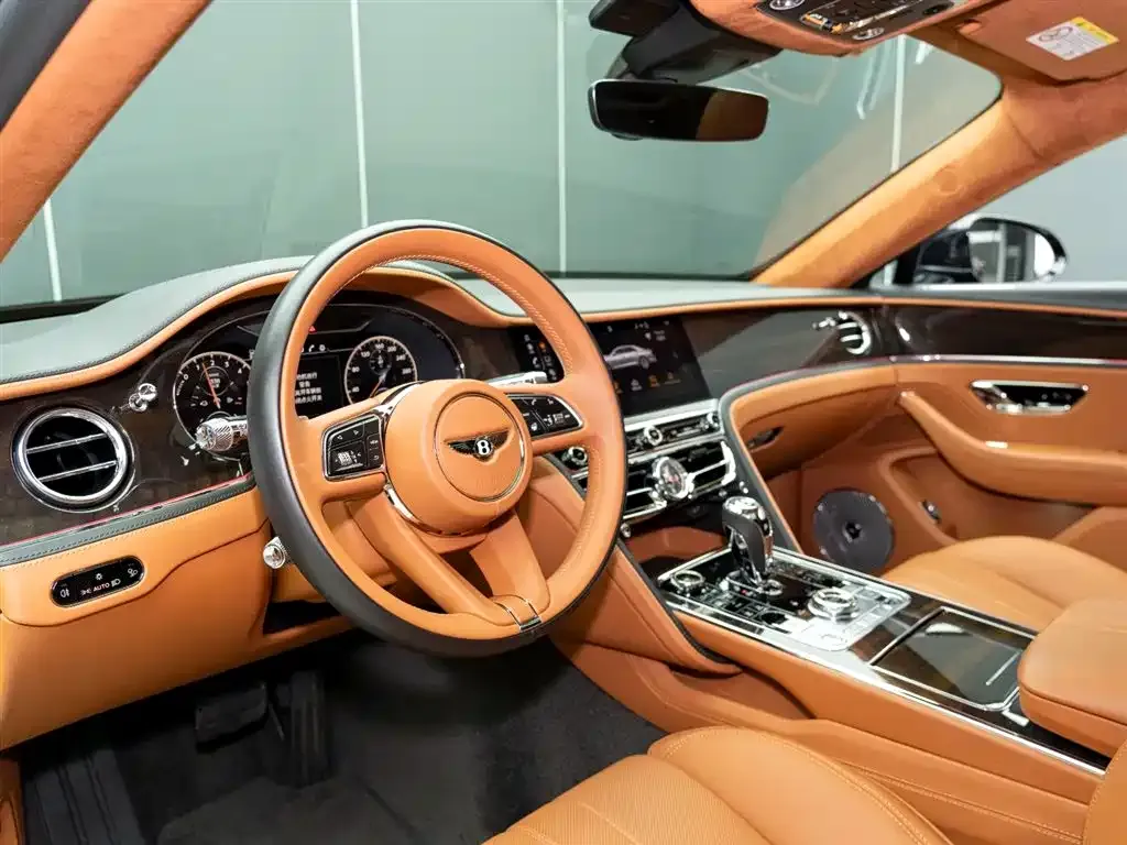 Bentley Flying Spur PHEV 2023 из CN, фото 10