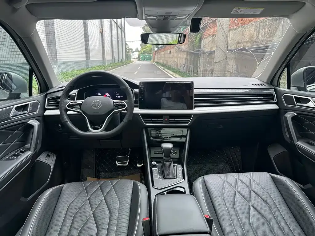 Volkswagen Tiguan L 2023 из CN, фото 4