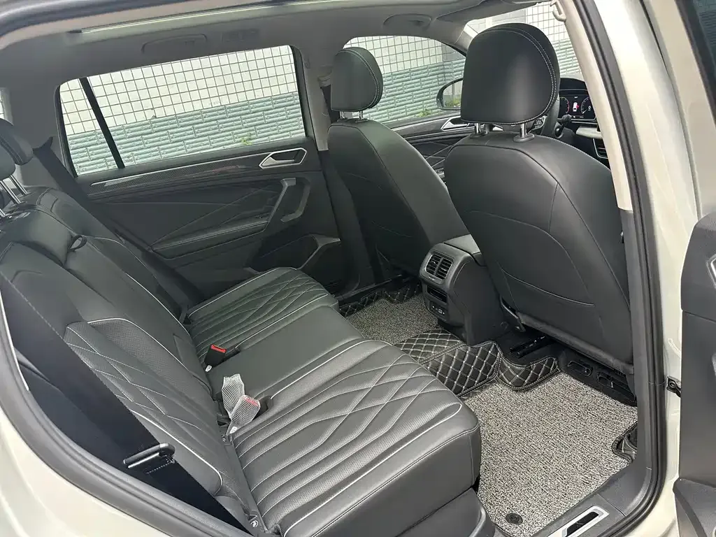 Volkswagen Tiguan L 2023 из CN, фото 6
