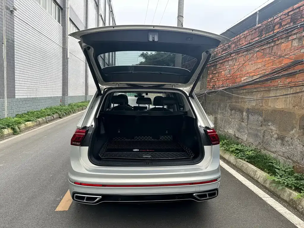 Volkswagen Tiguan L 2023 из CN, фото 8