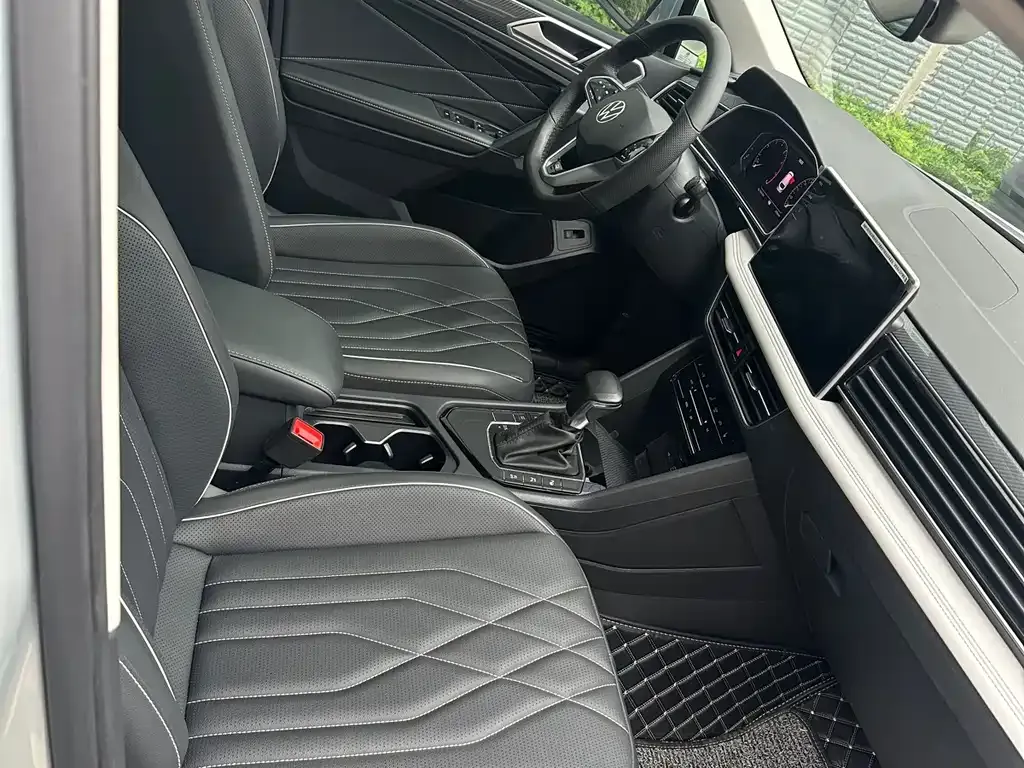 Volkswagen Tiguan L 2023 из CN, фото 9