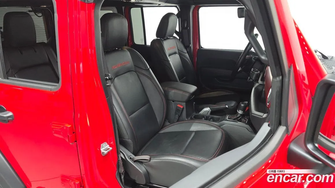 Jeep Wrangler — фото 10