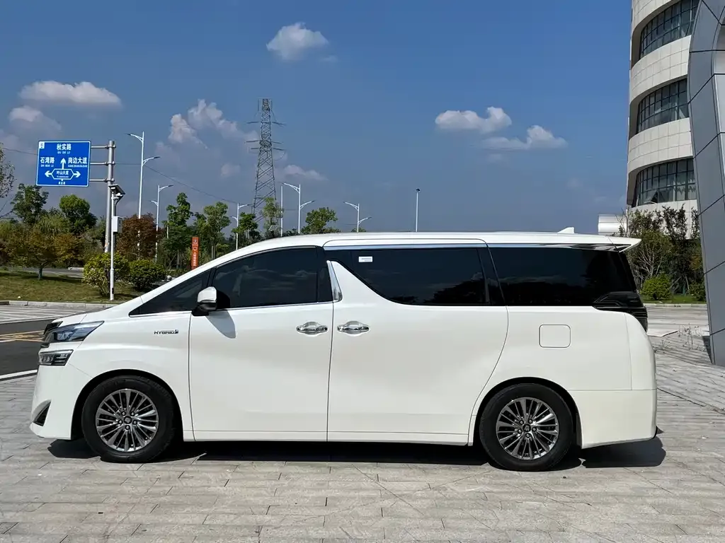 Toyota Vellfire 2022 из CN, фото 4