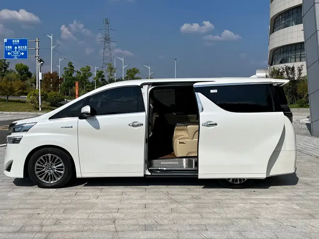 Toyota Vellfire 2022 из CN, фото 8