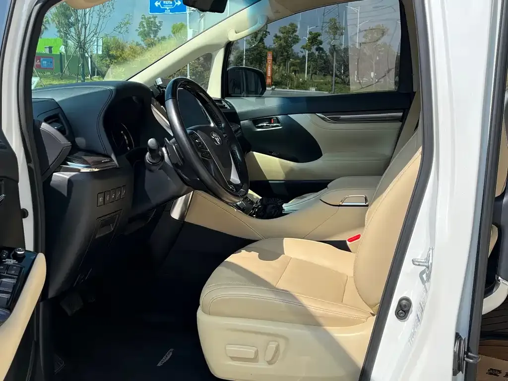 Toyota Vellfire 2022 из CN, фото 9