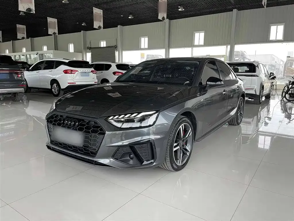 Audi A4L 2022 из CN, фото 2