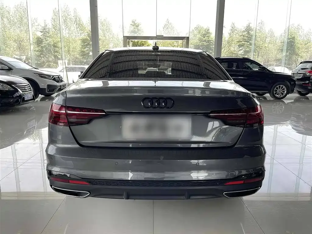 Audi A4L 2022 из CN, фото 6