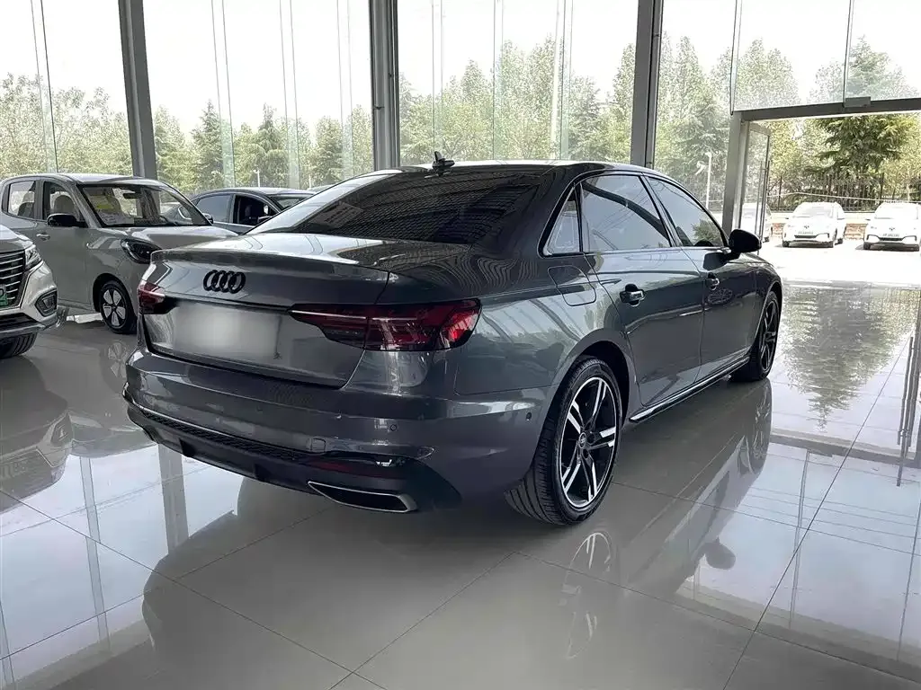 Audi A4L 2022 из CN, фото 7