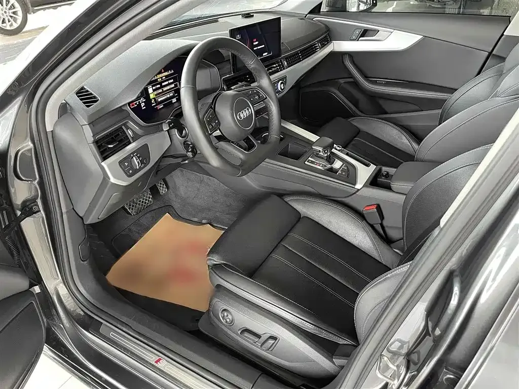 Audi A4L 2022 из CN, фото 9