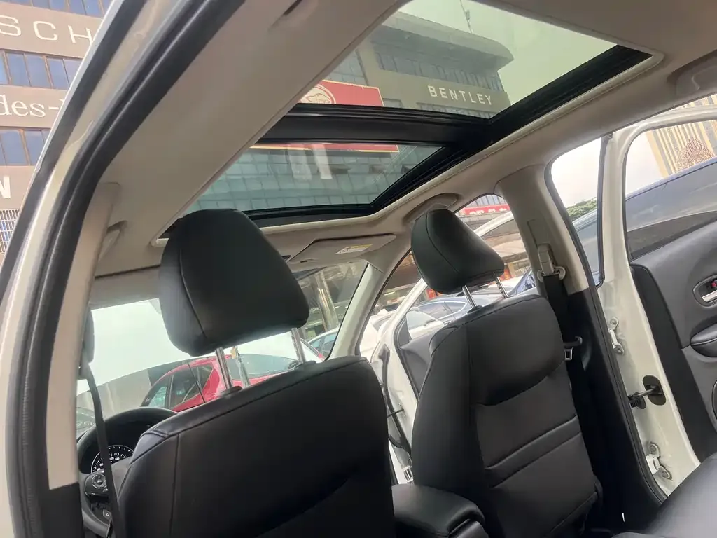 Honda Vezel 2021 из CN, фото 9
